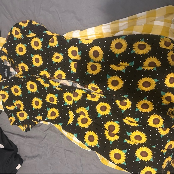 Sunflower Print Black Dress - Picture 2 of 2